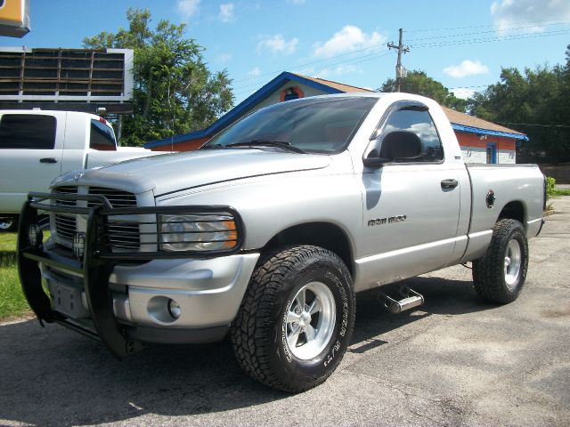 Dodge 200 2002 photo 1