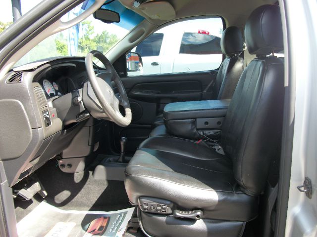 Dodge 200 2002 photo 2