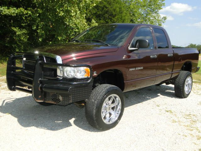 Dodge 200 2004 photo 1