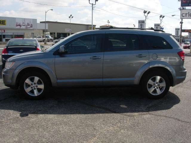 Dodge 200 2009 photo 1