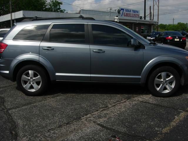 Dodge 200 2009 photo 2