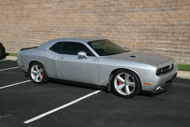 Dodge 200 2010 photo 1