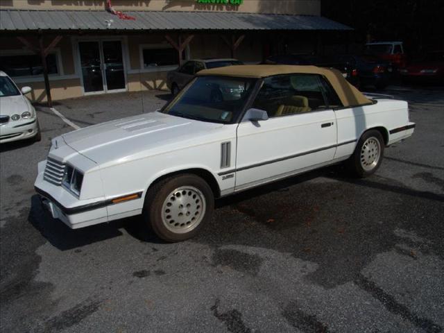 Dodge 600 1985 photo 1