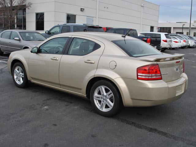 Dodge Avenger 2010 photo 2
