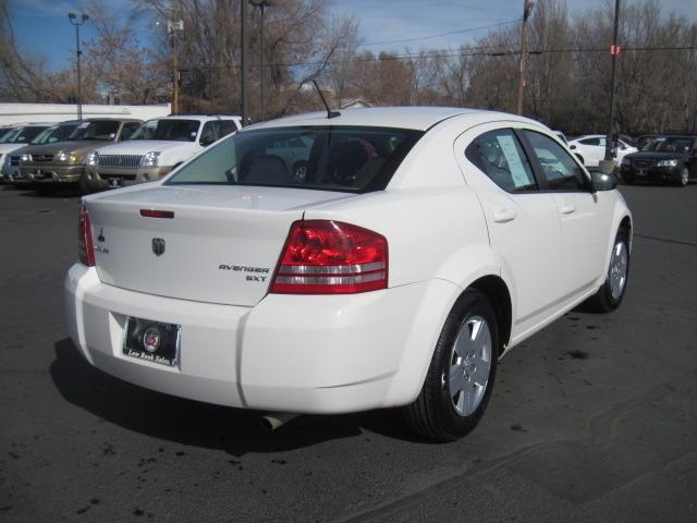 Dodge Avenger 2010 photo 3