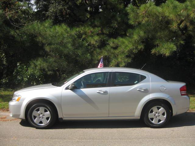 Dodge Avenger 2010 photo 1