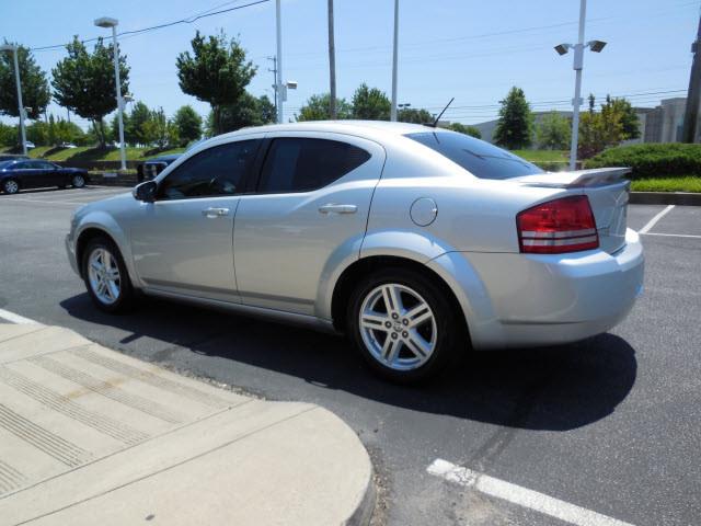 Dodge Avenger 2010 photo 2