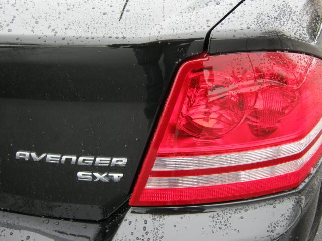 Dodge Avenger 2010 photo 5