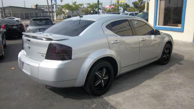 Dodge Avenger 2010 photo 3