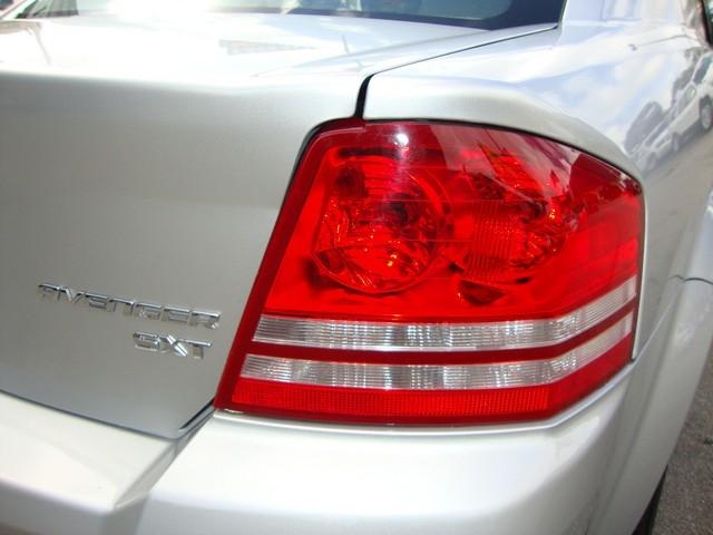 Dodge Avenger 2010 photo 1