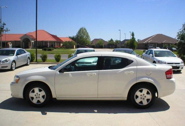 Dodge Avenger 2010 photo 2