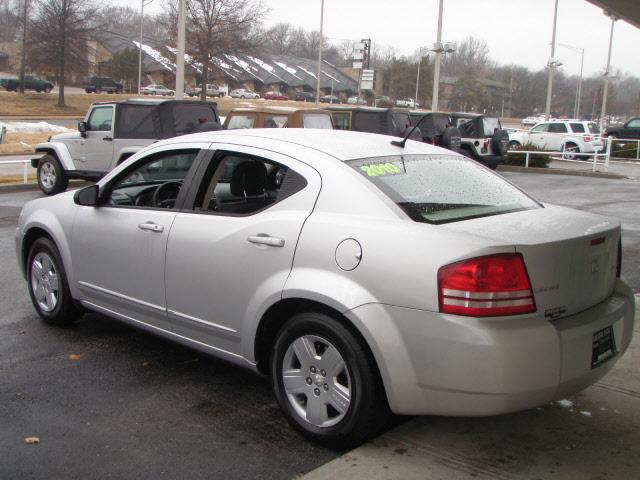 Dodge Avenger 2010 photo 2
