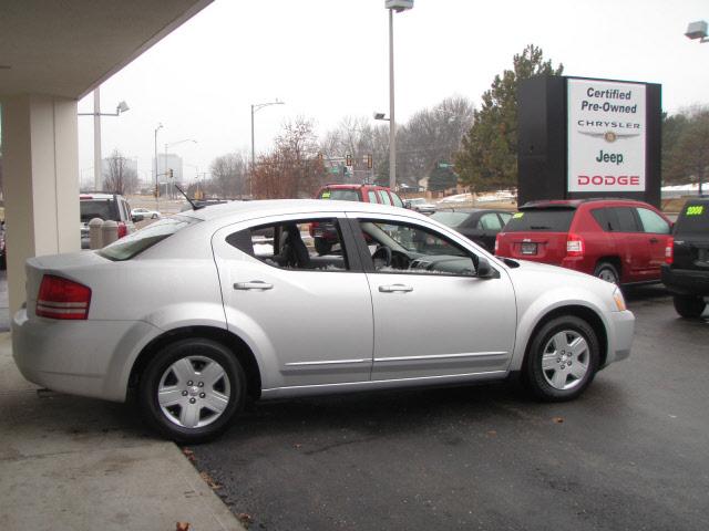 Dodge Avenger 2010 photo 3