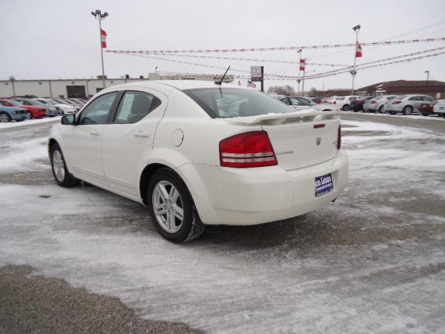 Dodge Avenger 2010 photo 2