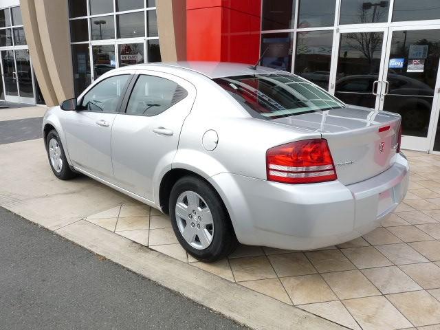 Dodge Avenger 2010 photo 2