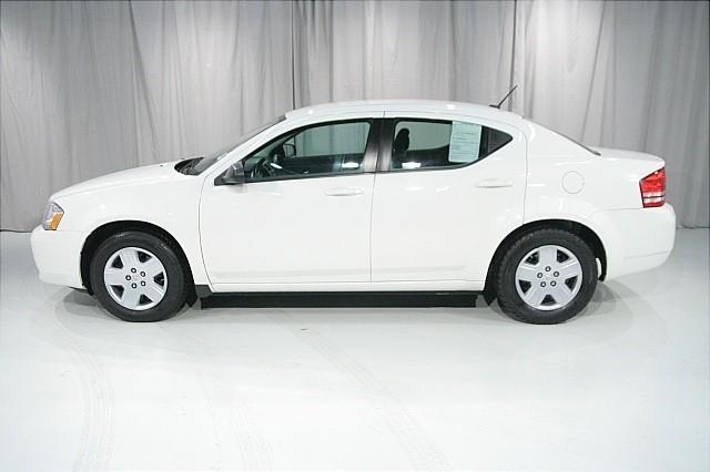 Dodge Avenger 2010 photo 2