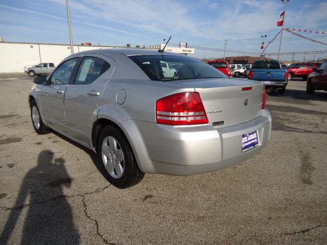 Dodge Avenger 2010 photo 2