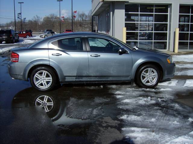 Dodge Avenger 2010 photo 3