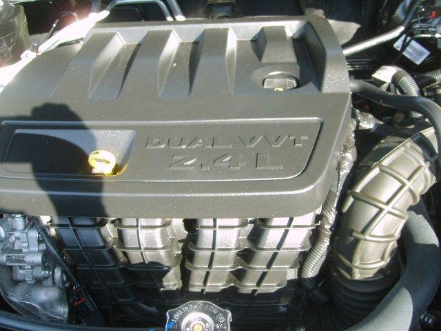 Dodge Avenger 2010 photo 2