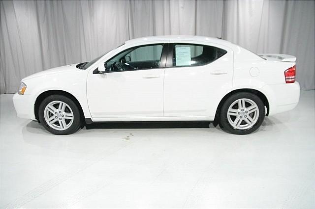 Dodge Avenger 2010 photo 3