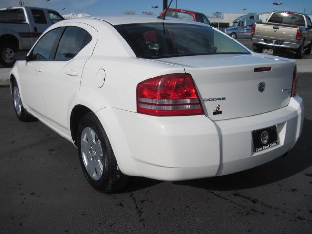 Dodge Avenger 2010 photo 2