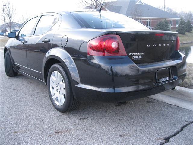 Dodge Avenger 2011 photo 2