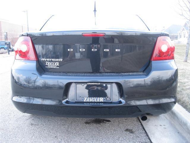 Dodge Avenger 2011 photo 3