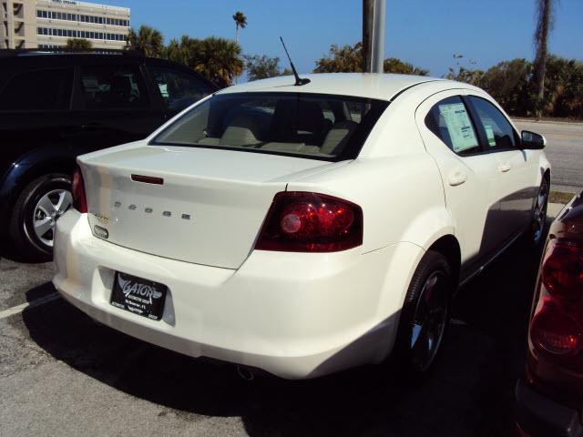 Dodge Avenger 2011 photo 2