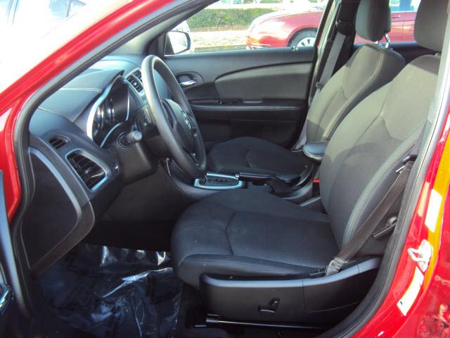 Dodge Avenger 2011 photo 4