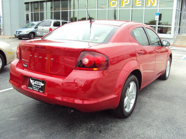 Dodge Avenger 2011 photo 2