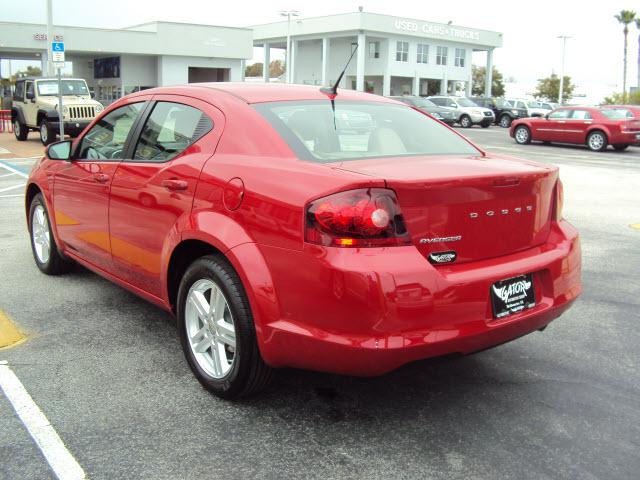 Dodge Avenger 2011 photo 3