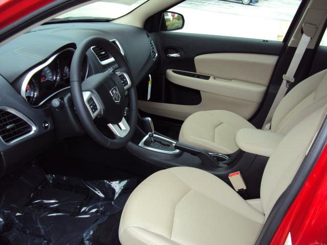 Dodge Avenger 2011 photo 4