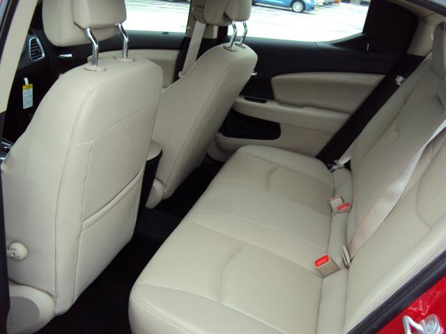 Dodge Avenger 2011 photo 5