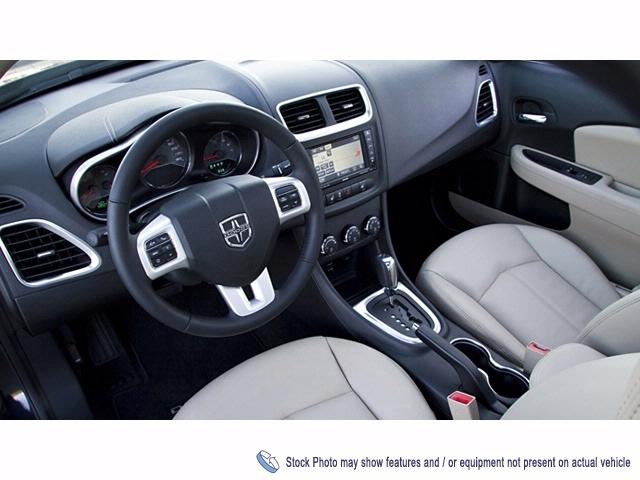 Dodge Avenger 2011 photo 4