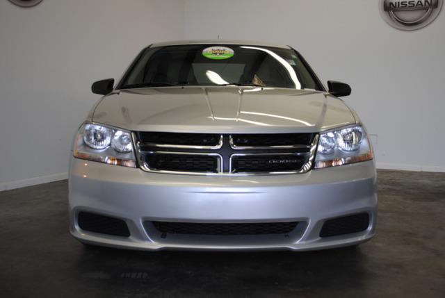 Dodge Avenger 2011 photo 2