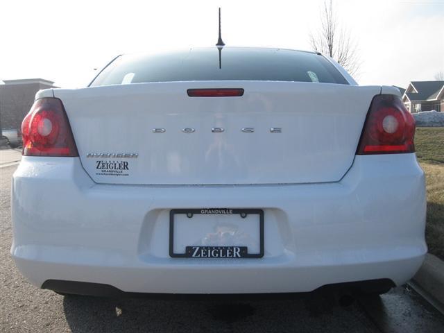 Dodge Avenger 2011 photo 2