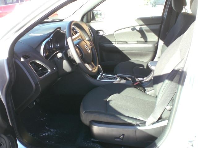 Dodge Avenger 2011 photo 1