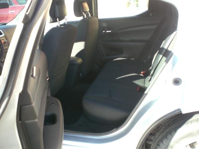 Dodge Avenger 2011 photo 2