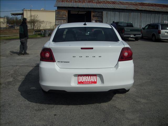 Dodge Avenger 2011 photo 3