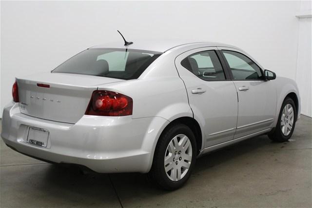 Dodge Avenger 2011 photo 1