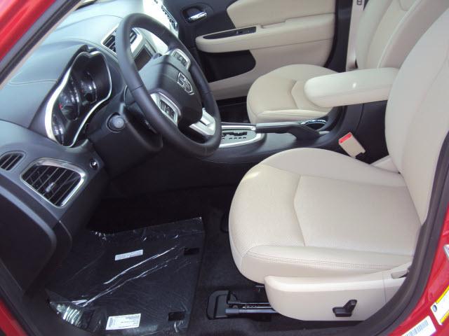 Dodge Avenger 2012 photo 3