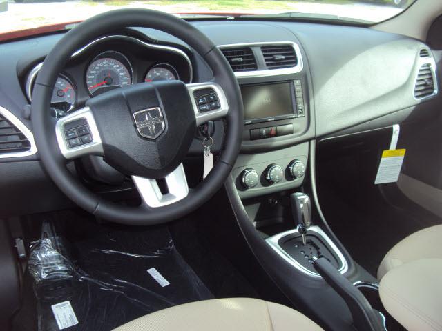 Dodge Avenger 2012 photo 4