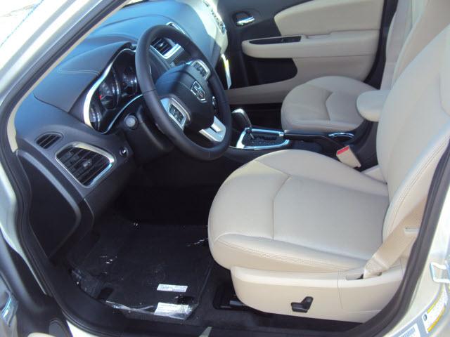 Dodge Avenger 2012 photo 3