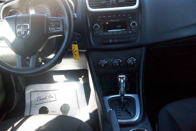 Dodge Avenger 2012 photo 2