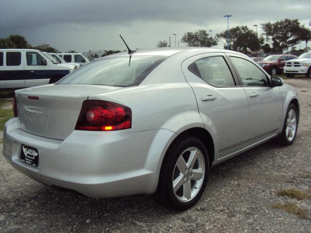 Dodge Avenger 2012 photo 2