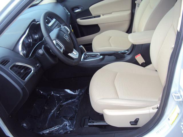 Dodge Avenger 2012 photo 3