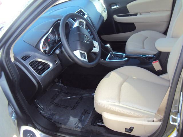 Dodge Avenger 2012 photo 3