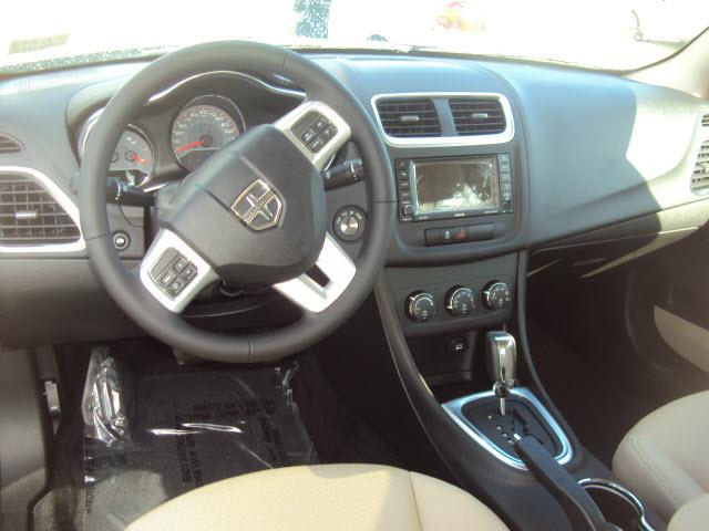 Dodge Avenger 2012 photo 4