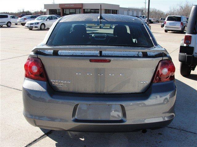 Dodge Avenger 2012 photo 2