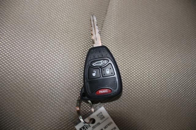 Dodge Avenger 2012 photo 12